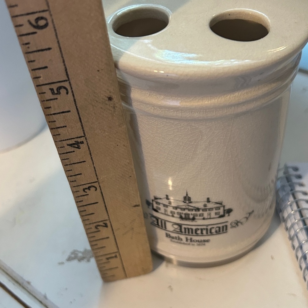NWT Toothbrush Holder - Picture 7 of 8